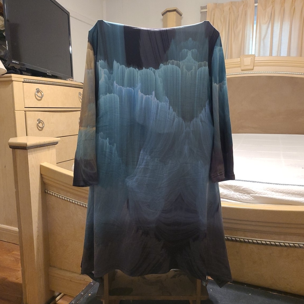 Lilly by Firmiana "M" black, green, blue tunic